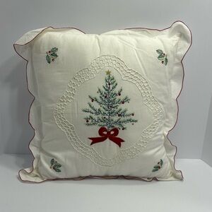 Embroidered Christmas Tree Pillow White Green Edging Lace Wreath Design Good Con